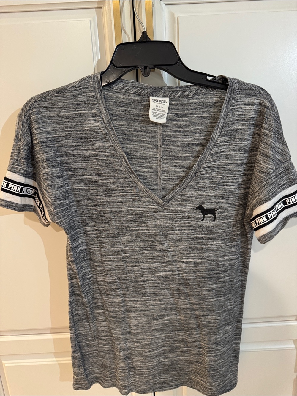 PINK Victoria's Secret Gray Marled V-Neck Tee with Dog Logo